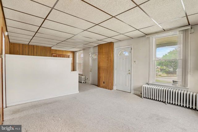 4001 LOCUST LN, Harrisburg, PA 17109
