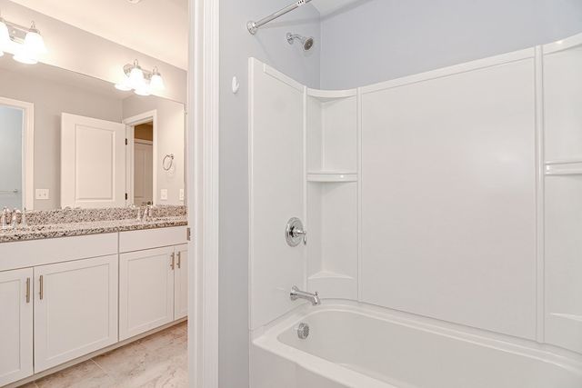 22 Locust Ln 22, Hopkinton, MA 01748
