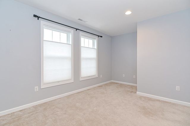 22 Locust Ln 22, Hopkinton, MA 01748