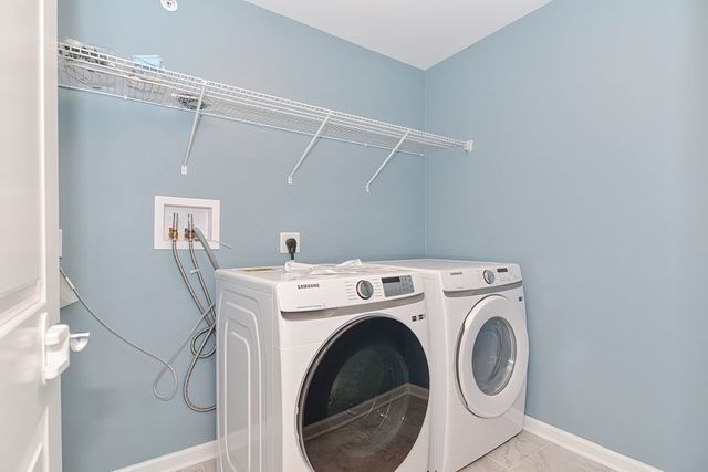 22 Locust Ln 22, Hopkinton, MA 01748