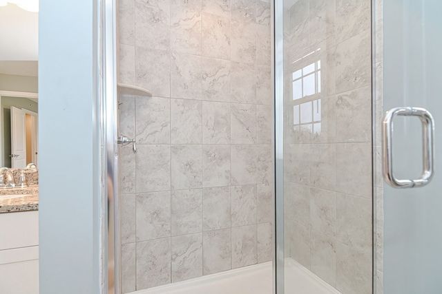 22 Locust Ln 22, Hopkinton, MA 01748