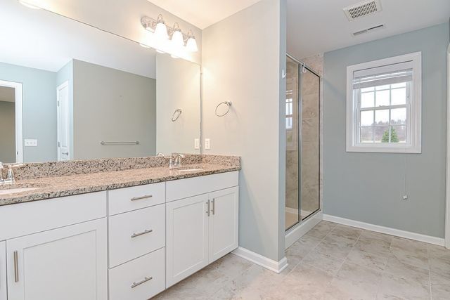 22 Locust Ln 22, Hopkinton, MA 01748