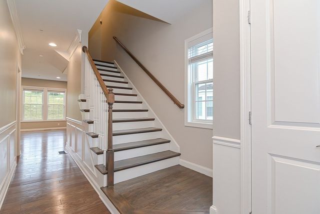 22 Locust Ln 22, Hopkinton, MA 01748