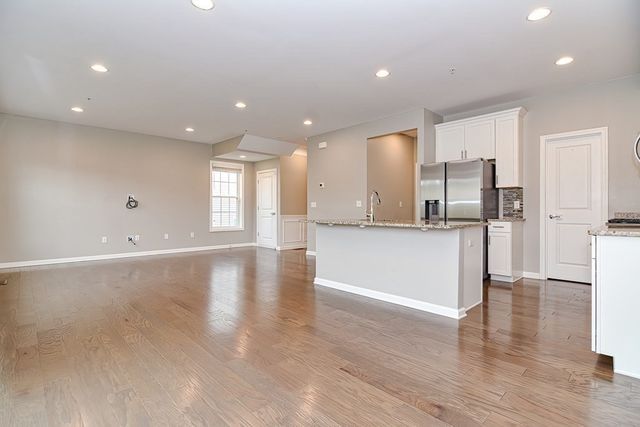 22 Locust Ln 22, Hopkinton, MA 01748