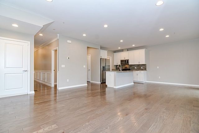 22 Locust Ln 22, Hopkinton, MA 01748
