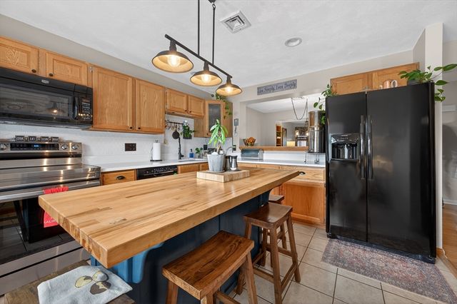 1001 Brookhaven Ln 1001, Woonsocket, RI 02895