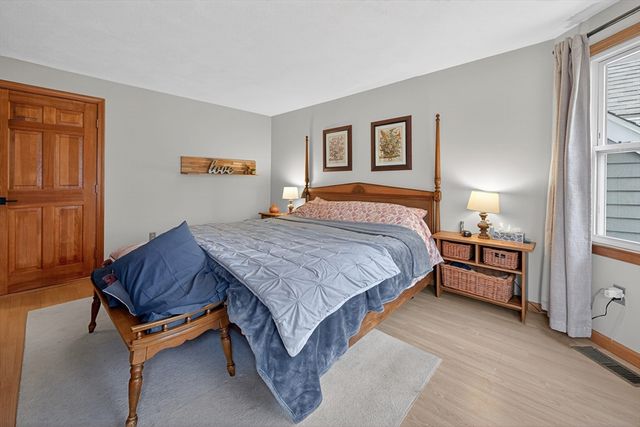 1001 Brookhaven Ln 1001, Woonsocket, RI 02895