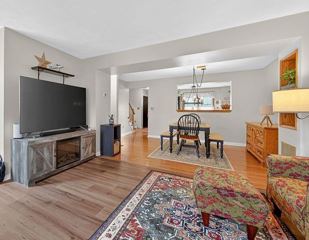 1001 Brookhaven Ln 1001, Woonsocket, RI 02895