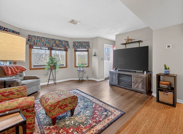 1001 Brookhaven Ln 1001, Woonsocket, RI 02895