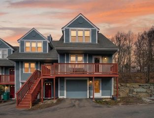 1001 Brookhaven Ln 1001, Woonsocket, RI 02895