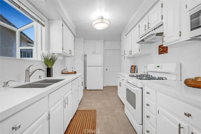 5832 Bevis Avenue, Van Nuys, CA 91411