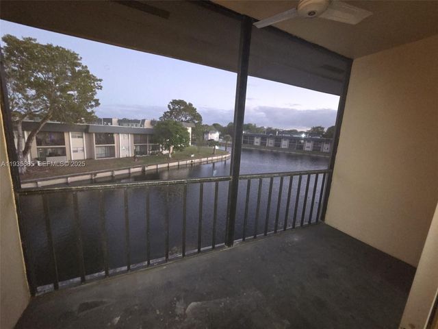 8020 N Colony Cir N 305, Tamarac, FL 33321