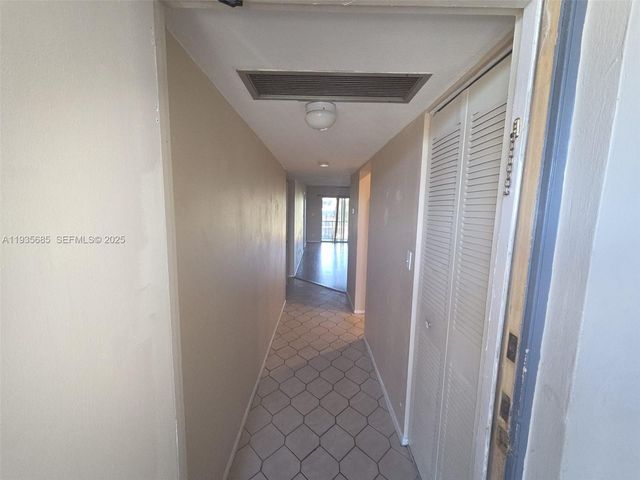 8020 N Colony Cir N 305, Tamarac, FL 33321