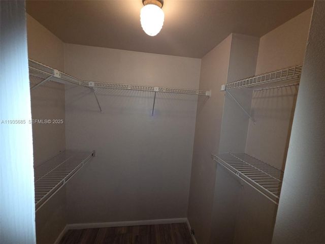 8020 N Colony Cir N 305, Tamarac, FL 33321