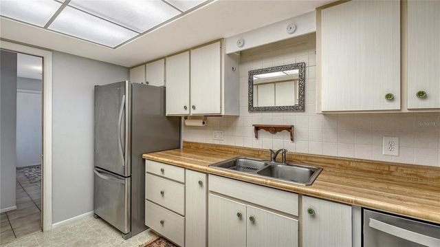 4250 SHAMROCK DRIVE, Venice, FL 34293