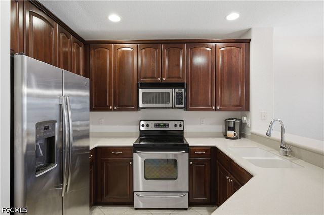 10088 Pacific Pines AVE, Fort Myers, FL 33966