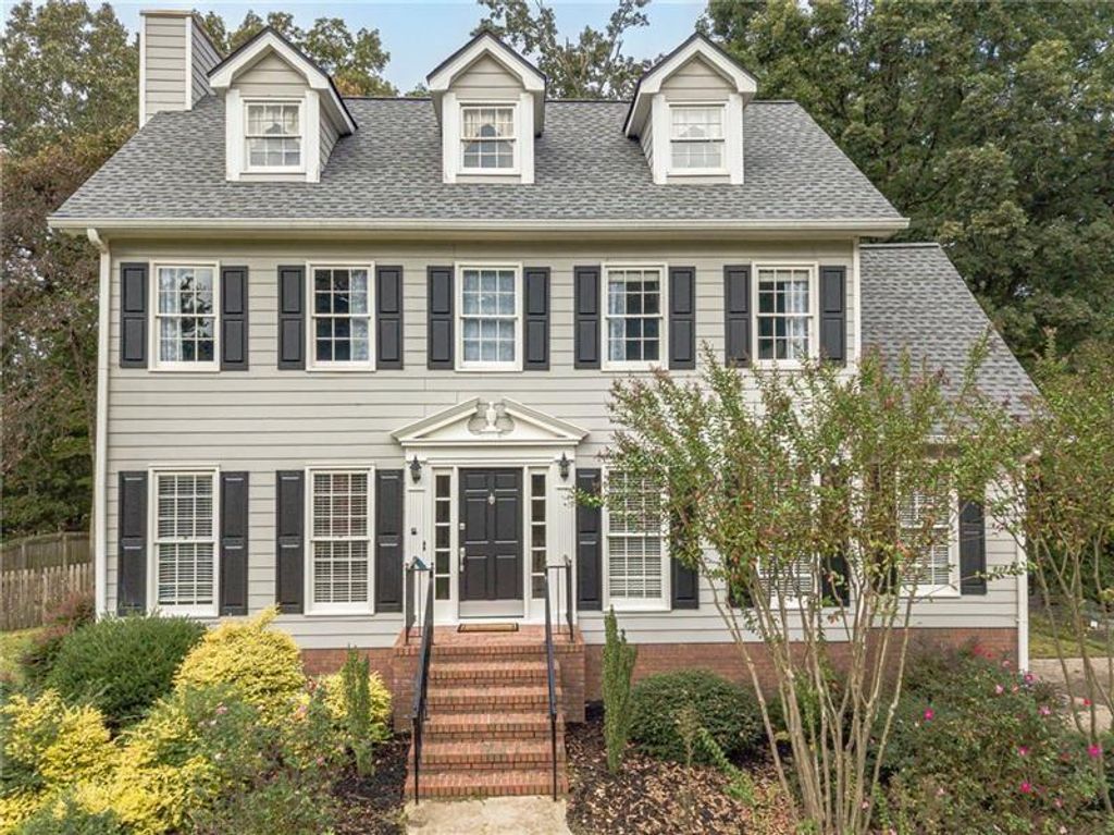 5040 PURITAN Drive, Sugar Hill, GA 30518