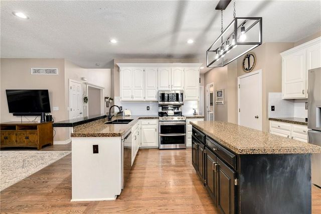 12741 S Hagan Street, Olathe, KS 66062