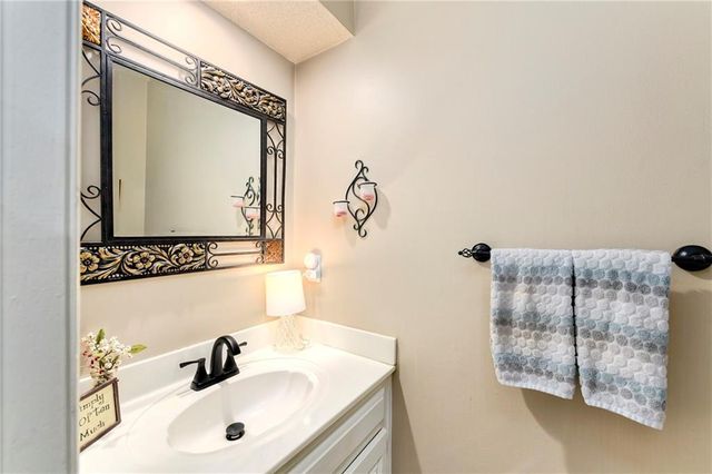 12741 S Hagan Street, Olathe, KS 66062