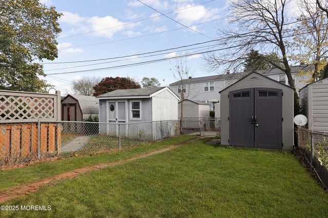 28 Belshaw Avenue, Shrewsbury Twp, NJ 07724