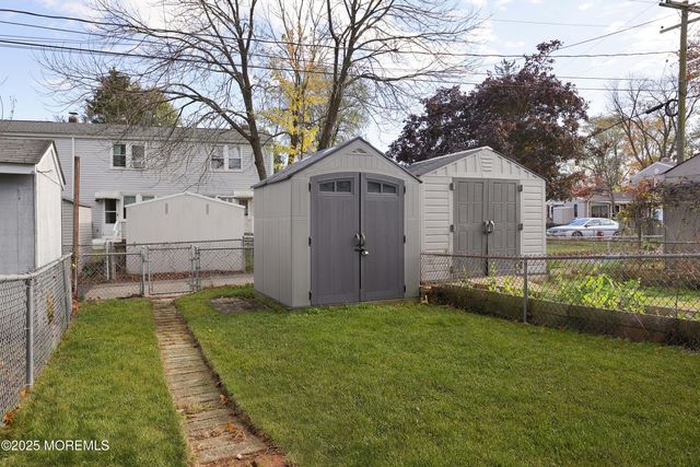 28 Belshaw Avenue, Shrewsbury Twp, NJ 07724