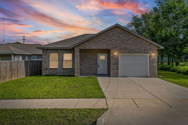 4210 Park Street, Greenville, TX 75401
