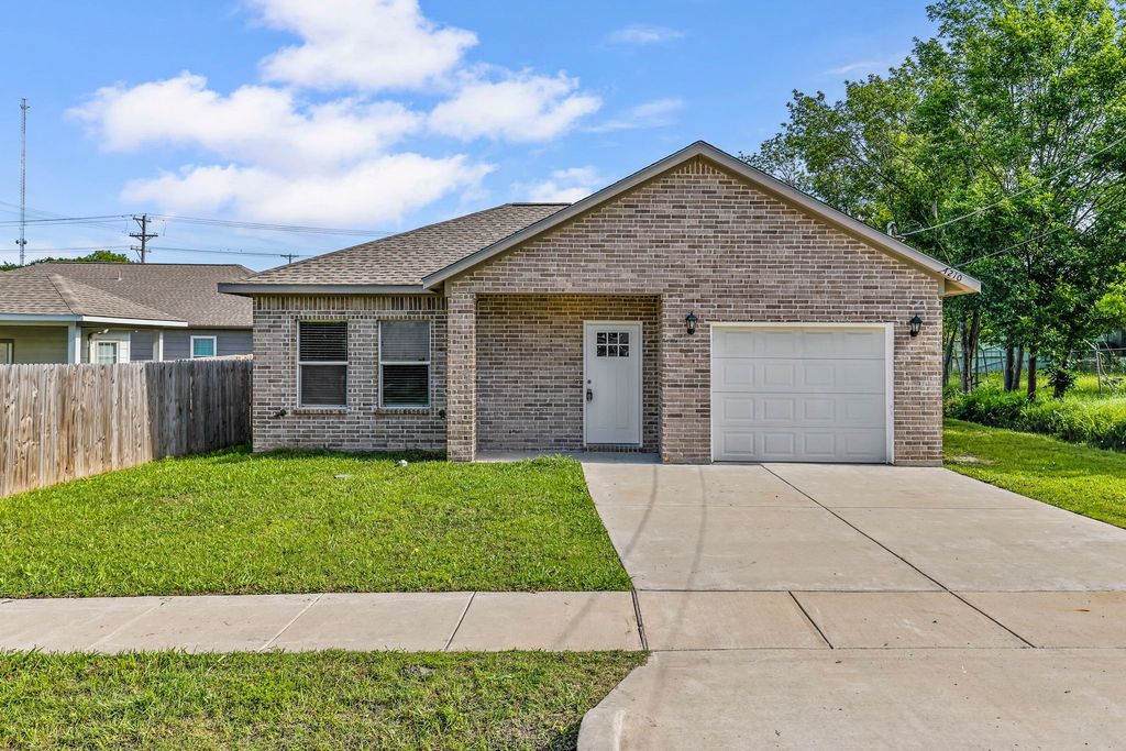 4210 Park Street, Greenville, TX 75401