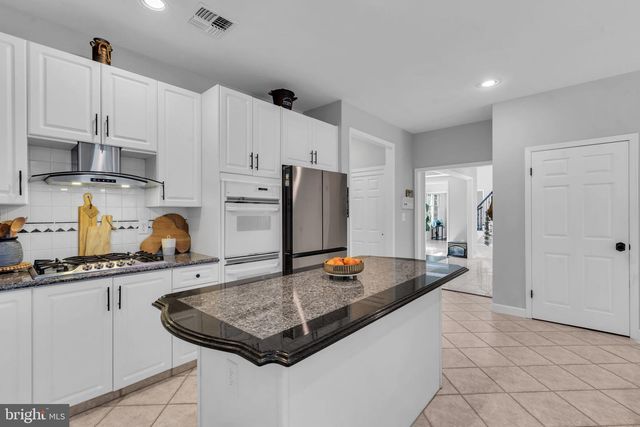 24 CARRIAGE WAY, Millstone Township, NJ 08510