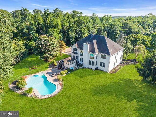 24 CARRIAGE WAY, Millstone Township, NJ 08510