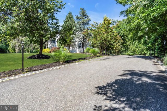 24 CARRIAGE WAY, Millstone Township, NJ 08510