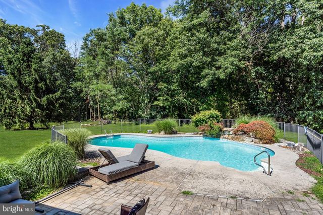 24 CARRIAGE WAY, Millstone Township, NJ 08510