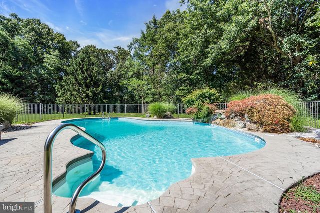 24 CARRIAGE WAY, Millstone Township, NJ 08510