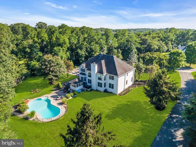 24 CARRIAGE WAY, Millstone Township, NJ 08510