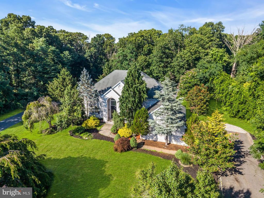 24 CARRIAGE WAY, Millstone Township, NJ 08510