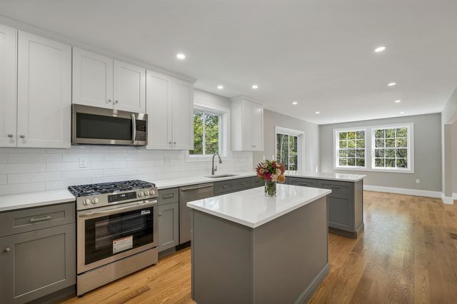 1 Allen Lane, Durham, NH 03824