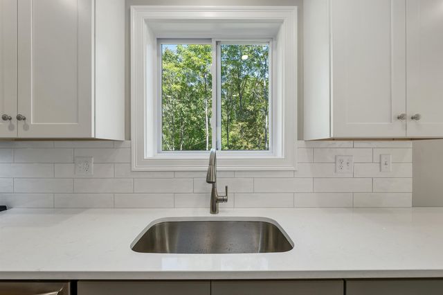 1 Allen Lane, Durham, NH 03824
