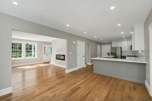 1 Allen Lane, Durham, NH 03824