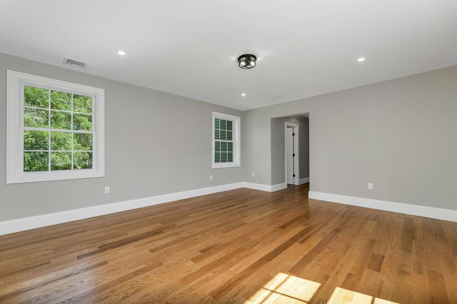 1 Allen Lane, Durham, NH 03824