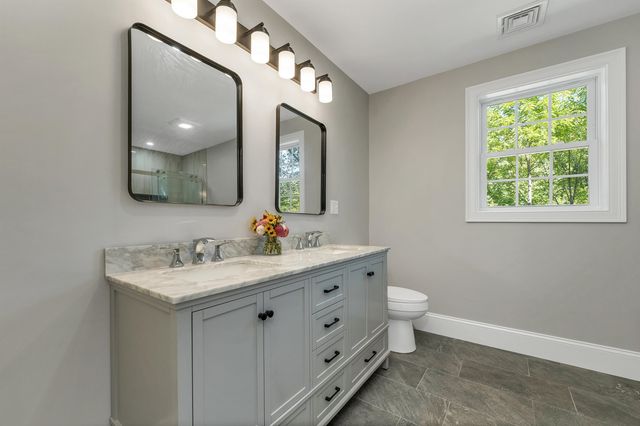 1 Allen Lane, Durham, NH 03824