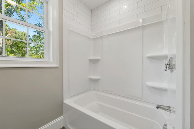 1 Allen Lane, Durham, NH 03824