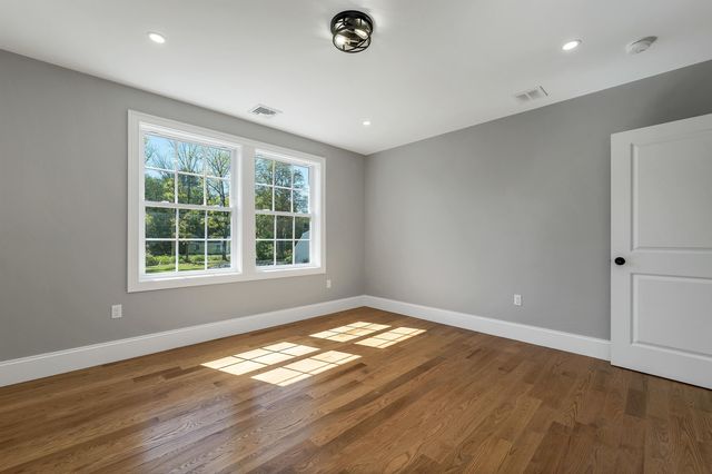 1 Allen Lane, Durham, NH 03824