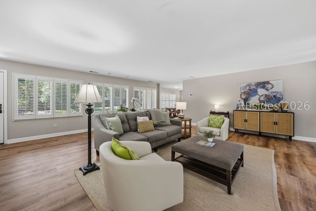 37 Woodbine Pl, Hilton Head Island, SC 29928