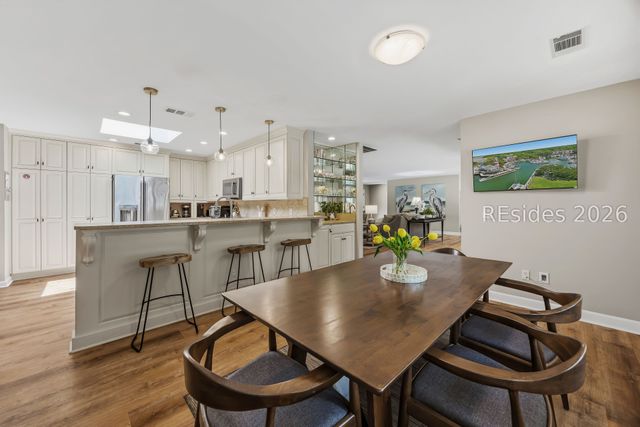 37 Woodbine Pl, Hilton Head Island, SC 29928