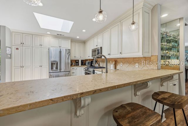 37 Woodbine Pl, Hilton Head Island, SC 29928