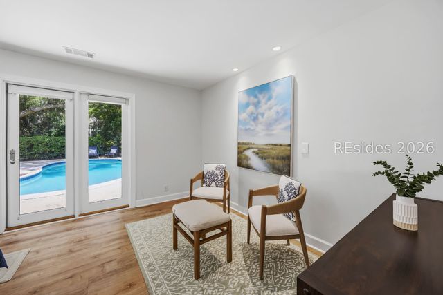 37 Woodbine Pl, Hilton Head Island, SC 29928