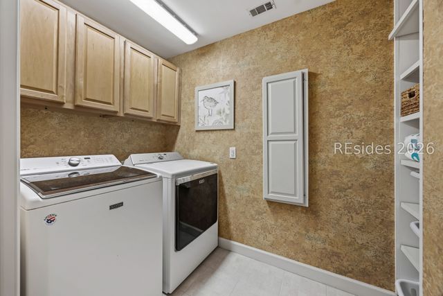 37 Woodbine Pl, Hilton Head Island, SC 29928
