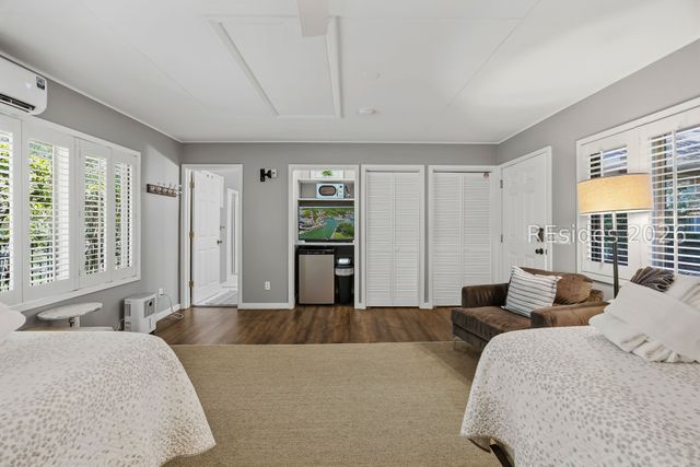 37 Woodbine Pl, Hilton Head Island, SC 29928