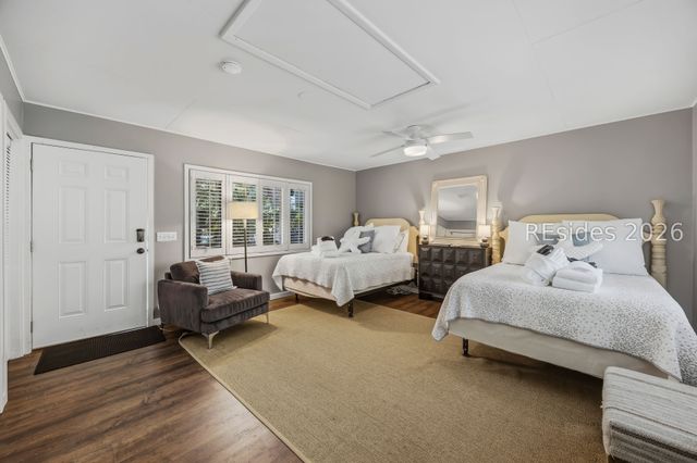 37 Woodbine Pl, Hilton Head Island, SC 29928
