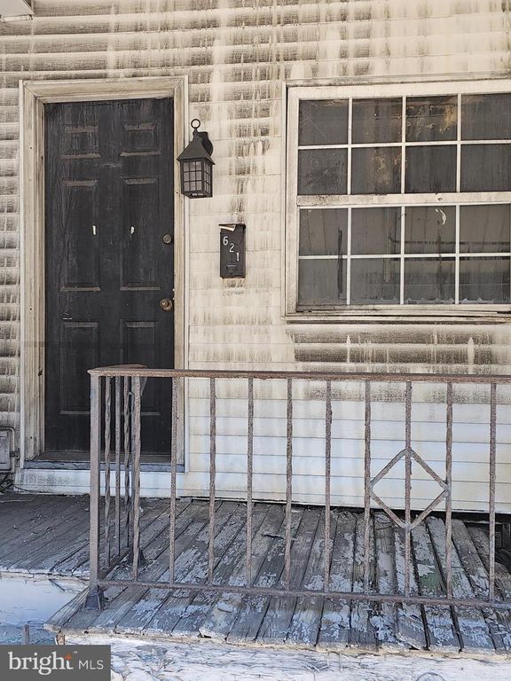 621 E CENTRE ST, Mahanoy City, PA 17948
