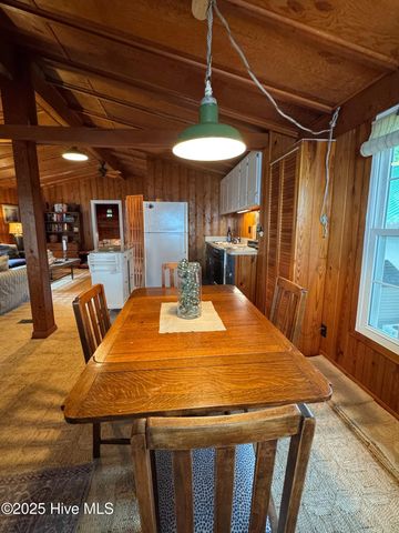 2810 Canal Cove Road, Lake Waccamaw, NC 28450